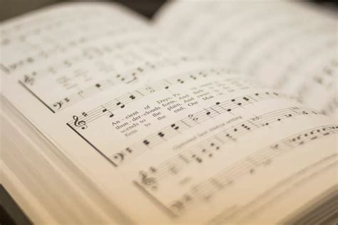 what is a motet in music? exploring the origins and development of sacred choral music